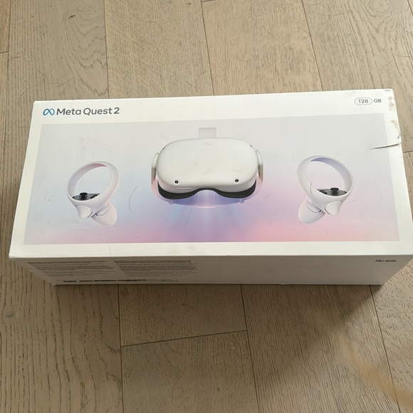 Used like new Oculus VR by Meta - Picture 3 of 3
